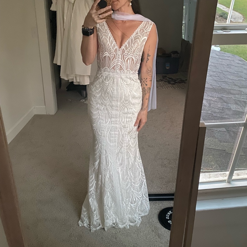 White Lace Embroidered V-Neck Evening Dress